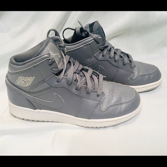 AIR JORDAN 1 RETRO MID GS 'COOL GREY WOLF GREY' - Picture 9 of 13